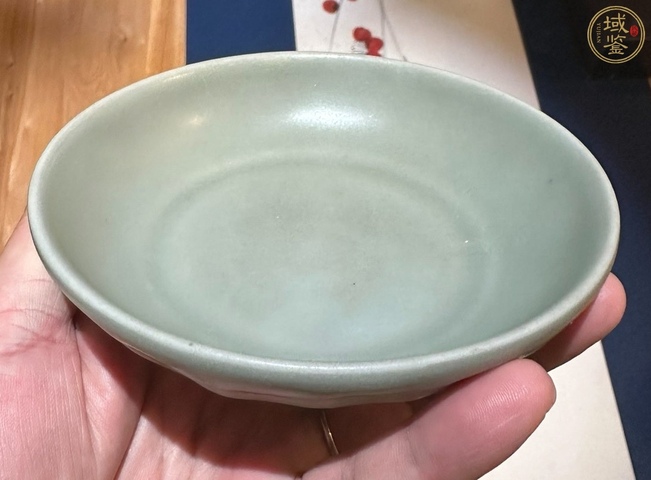 古玩陶瓷宋代·青釉蓮瓣紋洗 真品鑒賞圖