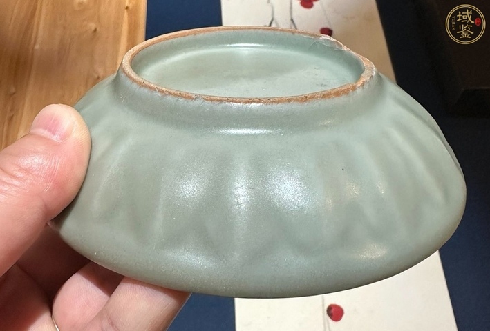 古玩陶瓷宋代·青釉蓮瓣紋洗 真品鑒賞圖