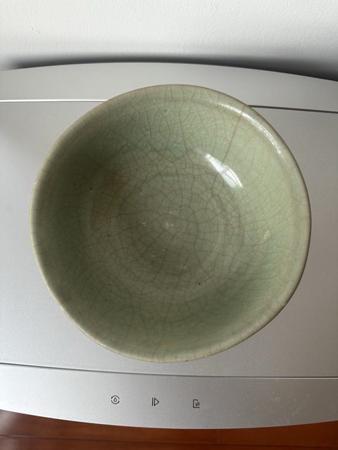 古玩陶瓷龍泉窯青釉碗真品鑒賞圖