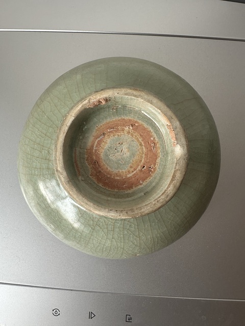 古玩陶瓷龍泉窯青釉碗真品鑒賞圖