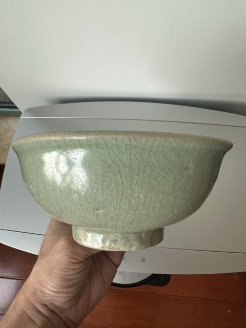 古玩陶瓷龍泉窯青釉碗真品鑒賞圖