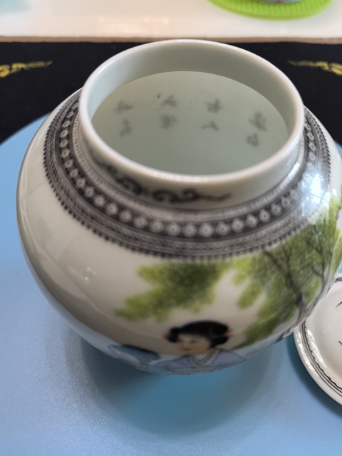 古玩陶瓷粉彩仕女人物蓋罐真品鑒賞圖