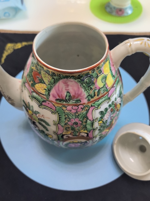 古玩陶瓷廣彩花鳥紋茶壺真品鑒賞圖