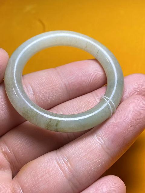 古玩玉器清代天然翡翠雕“素紋環”拍賣,當前價格1800元