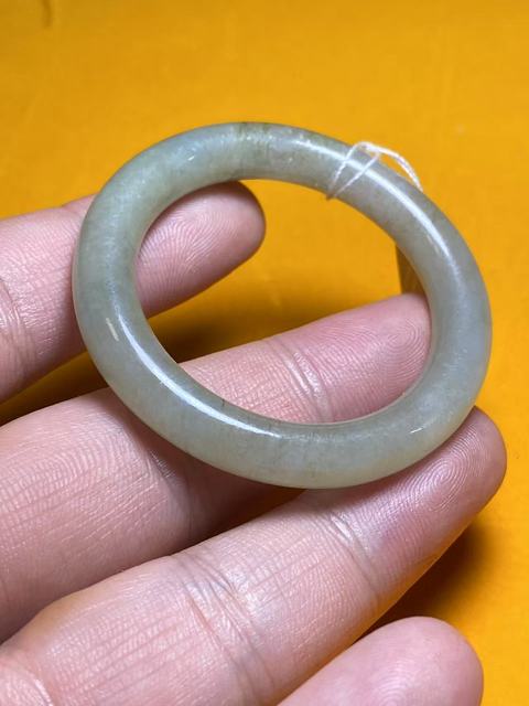 古玩玉器清代天然翡翠雕“素紋環”拍賣,當前價格1800元