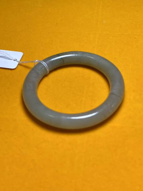 古玩玉器清代天然翡翠雕“素紋環”拍賣,當前價格1800元