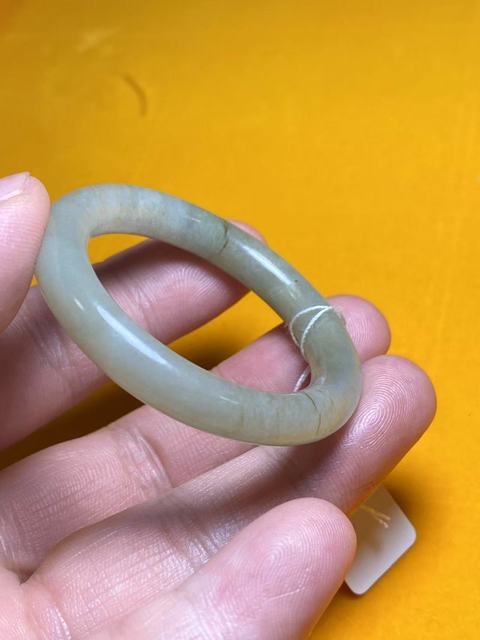 古玩玉器清代天然翡翠雕“素紋環”拍賣,當前價格1800元