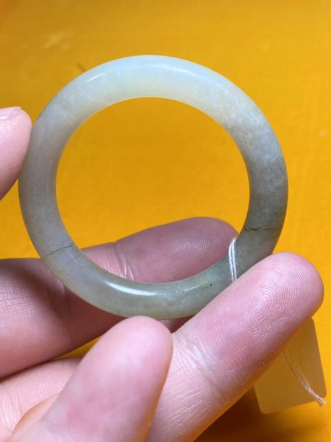 古玩玉器清代天然翡翠雕“素紋環”拍賣,當前價格1800元