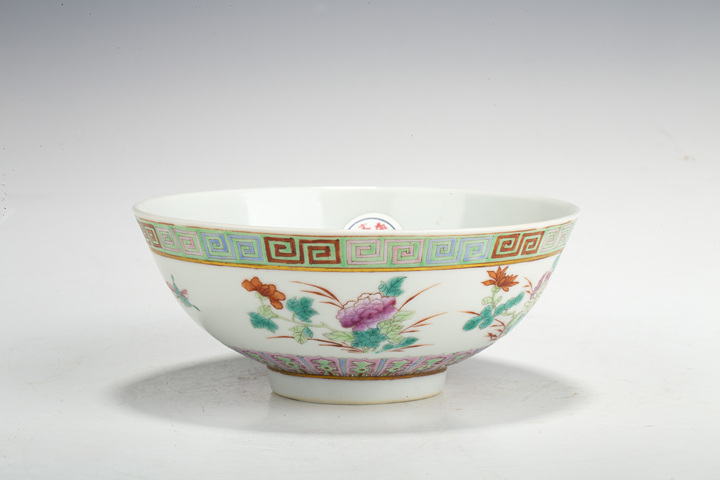 古玩陶瓷清光緒·粉彩折枝花卉紋碗(官)真品鑒賞圖