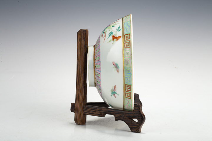 古玩陶瓷清光緒·粉彩折枝花卉紋碗(官)真品鑒賞圖