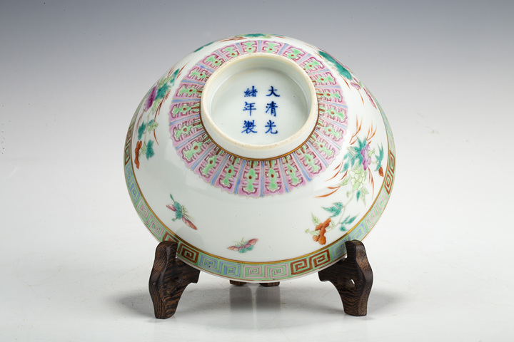 古玩陶瓷清光緒·粉彩折枝花卉紋碗(官)真品鑒賞圖