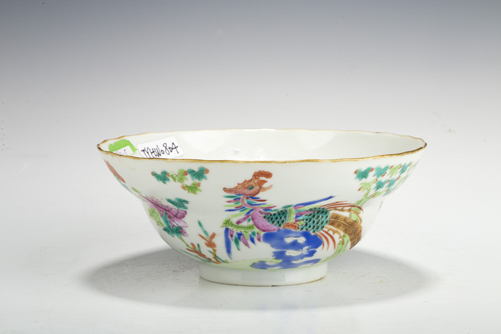 古玩陶瓷清同治·粉彩五倫圖折腰花口碗真品鑒賞圖