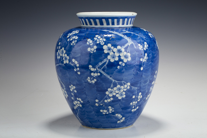 古玩陶瓷清晚·青花冰梅紋大罐真品鑒賞圖
