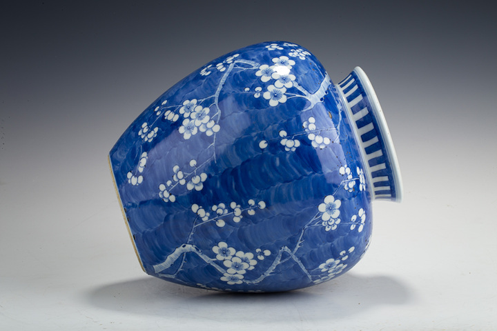古玩陶瓷清晚·青花冰梅紋大罐真品鑒賞圖