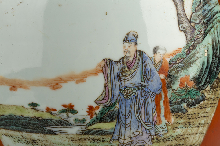古玩陶瓷民國(guó)·珊瑚紅地描金皮球花開(kāi)窗粉彩人物紋大瓶真品鑒賞圖