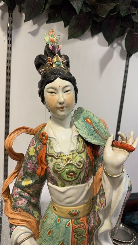 古玩陶瓷粉彩百花觀音瓷塑雕像真品鑒賞圖
