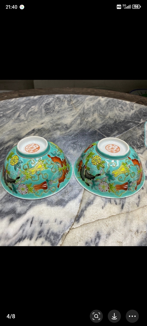 古玩陶瓷松石綠地粉彩蝴蝶紋碗真品鑒賞圖