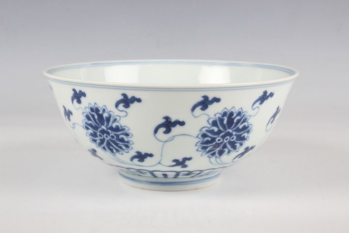 古玩陶瓷青花纏枝花卉碗真品鑒賞圖