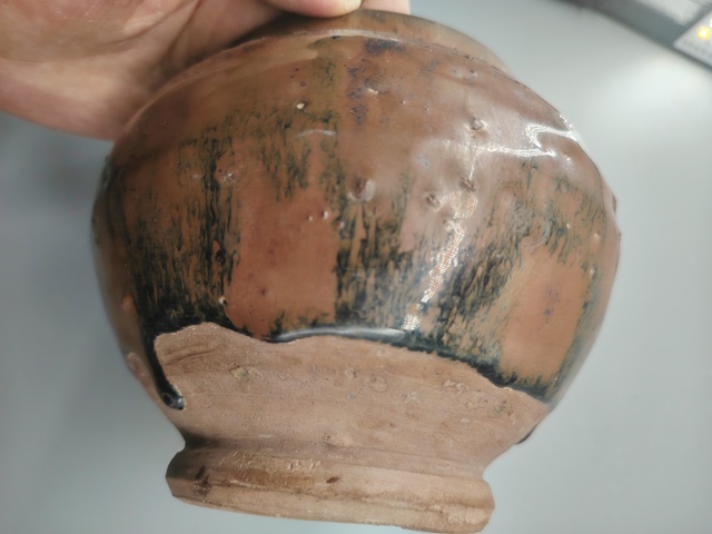 古玩陶瓷窯變黑釉罐真品鑒賞圖