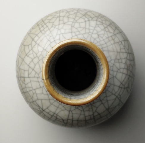 古玩陶瓷哥釉天球瓶真品鑒賞圖
