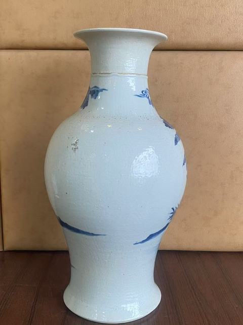 古玩陶瓷人物紋青花觀音瓶真品鑒賞圖