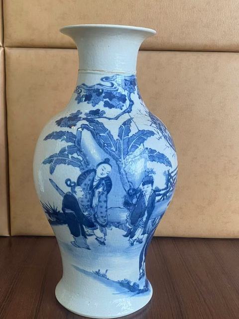 古玩陶瓷人物紋青花觀音瓶真品鑒賞圖