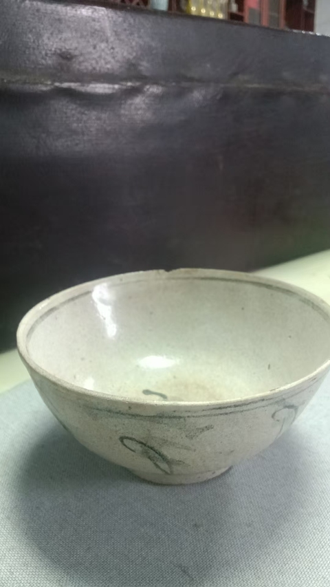古玩陶瓷舞蹈紋青花碗真品鑒賞圖
