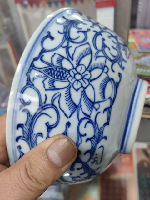 古玩陶瓷青花淡描花卉紋茶碗真品鑒賞圖