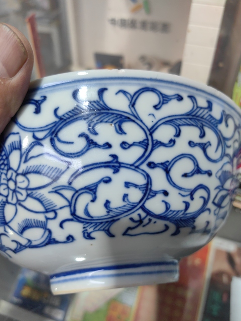 古玩陶瓷青花淡描花卉紋茶碗真品鑒賞圖