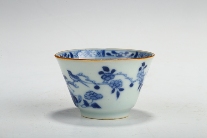 古玩陶瓷康熙·青花花鳥紋杯真品鑒賞圖