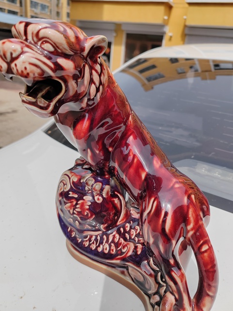 古玩陶瓷紅釉獅子瓷塑真品鑒賞圖