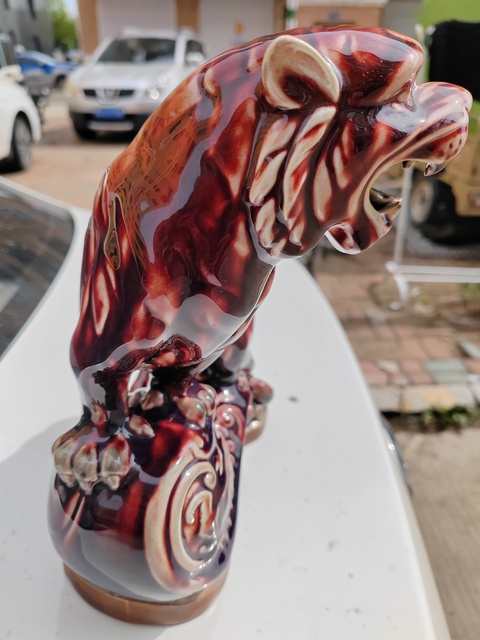 古玩陶瓷紅釉獅子瓷塑真品鑒賞圖