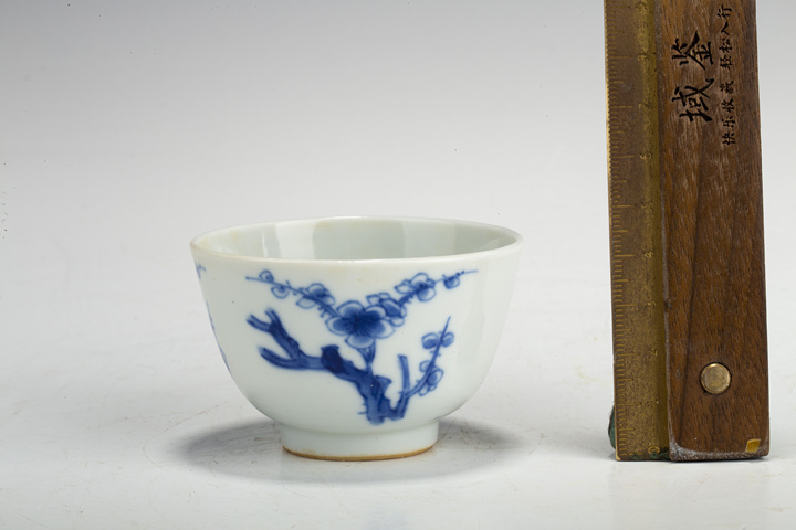 古玩陶瓷青花花卉紋杯真品鑒賞圖