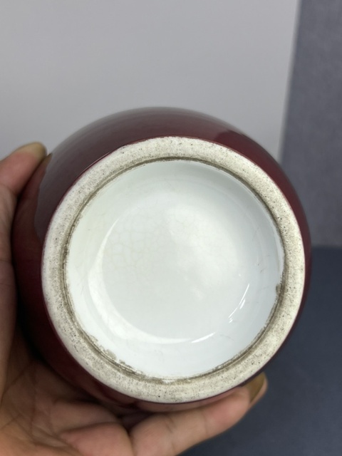 古玩陶瓷民國郎紅釉瓶真品鑒賞圖