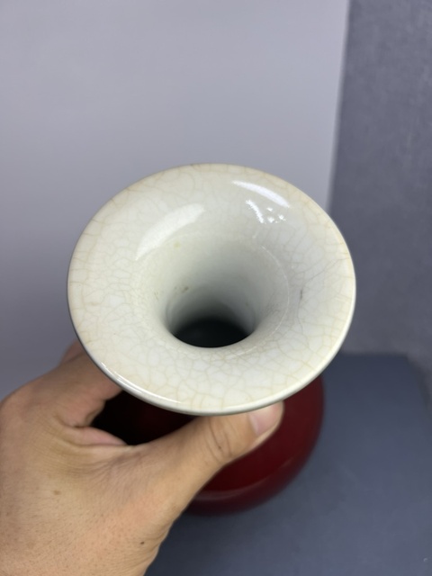 古玩陶瓷民國郎紅釉瓶真品鑒賞圖