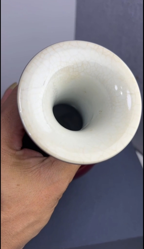 古玩陶瓷民國郎紅釉瓶真品鑒賞圖