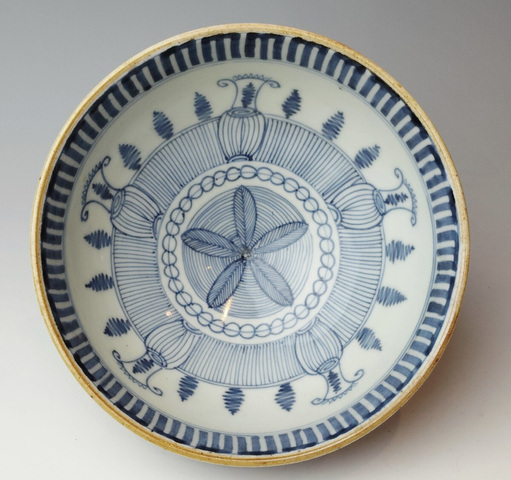 古玩陶瓷青花雞心碗真品鑒賞圖