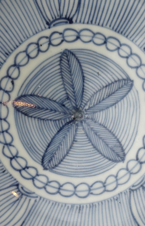 古玩陶瓷青花雞心碗真品鑒賞圖