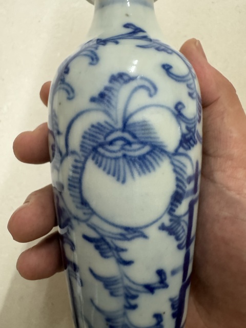 古玩陶瓷纏枝花囍字紋青花瓶真品鑒賞圖