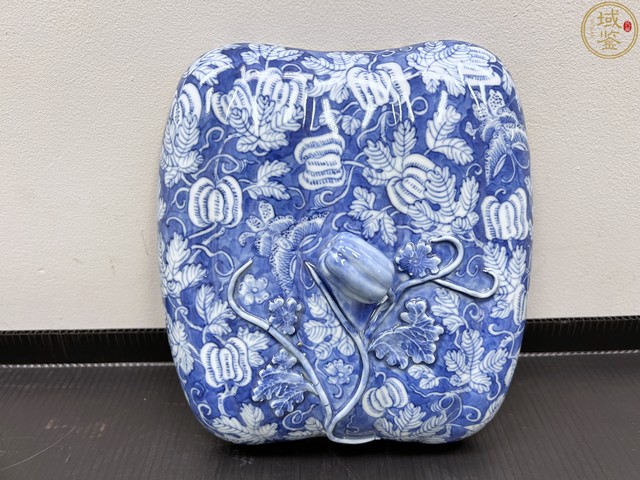 古玩陶瓷瓜蝶連綿青花蓋盒真品鑒賞圖