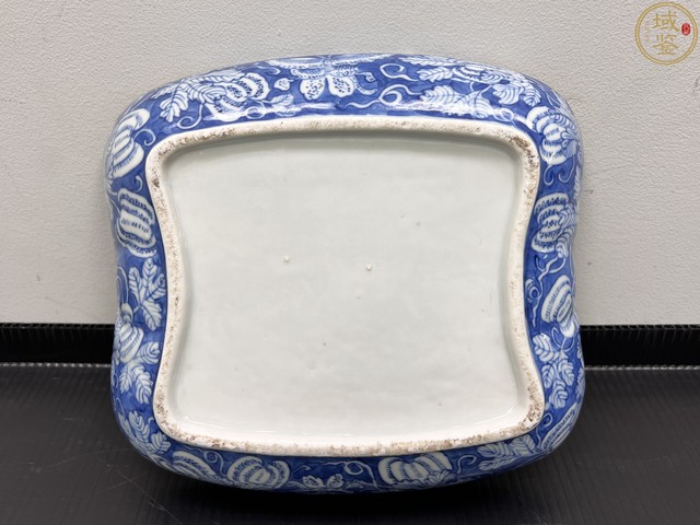 古玩陶瓷瓜蝶連綿青花蓋盒真品鑒賞圖