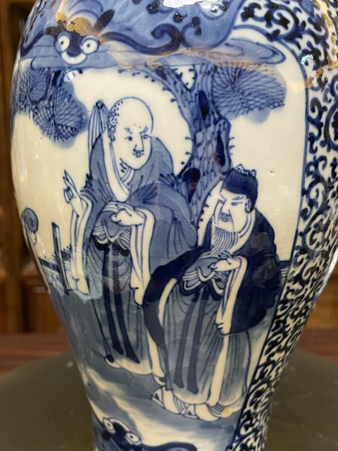 古玩陶瓷人物紋青花瓶真品鑒賞圖