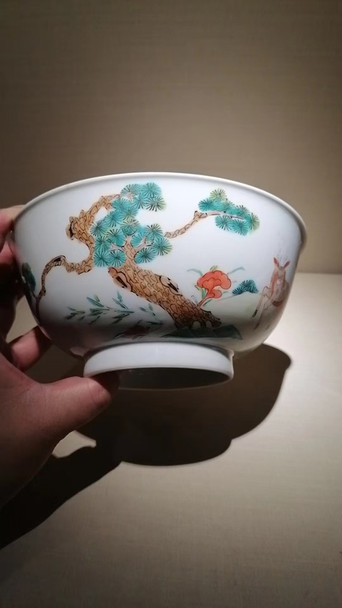 古玩陶瓷粉彩松鹿圖碗真品鑒賞圖