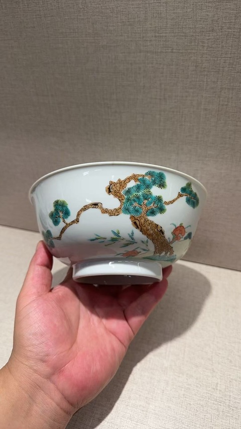 古玩陶瓷粉彩松鹿圖碗真品鑒賞圖