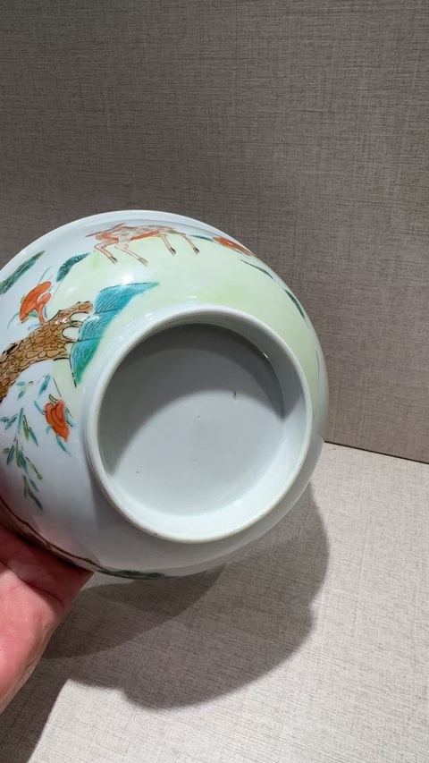 古玩陶瓷粉彩松鹿圖碗真品鑒賞圖
