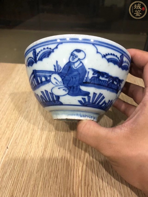 古玩陶瓷青花人物童子紋小碗真品鑒賞圖