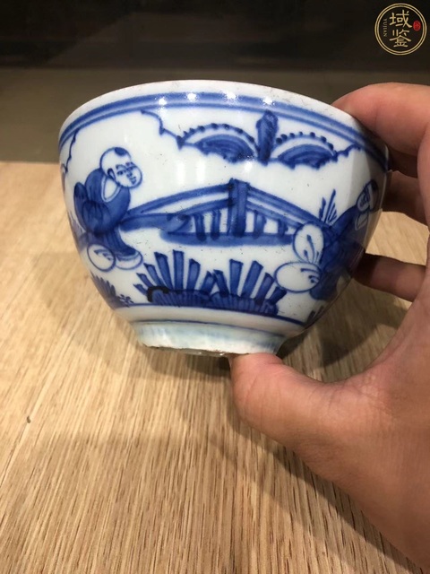 古玩陶瓷青花人物童子紋小碗真品鑒賞圖