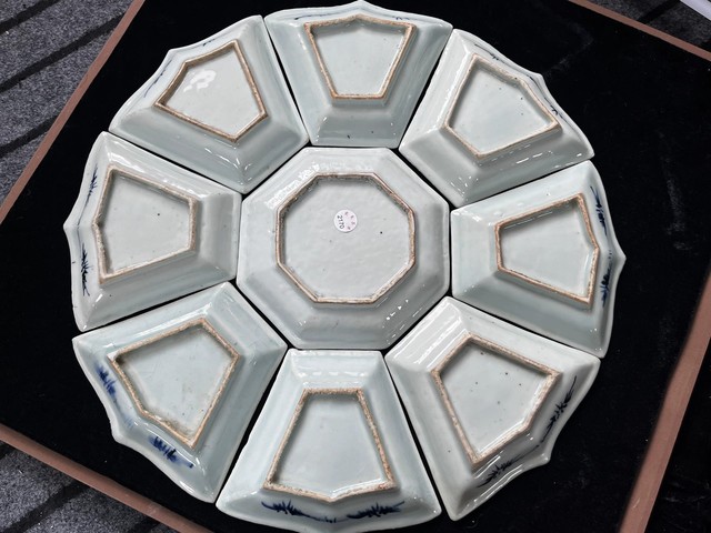 古玩陶瓷青花山水紋九子串盤真品鑒賞圖