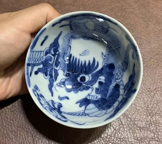 古玩陶瓷青花過墻龍紋杯真品鑒賞圖
