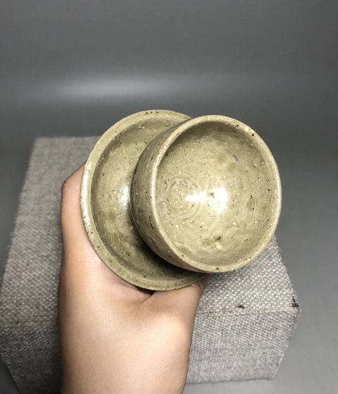 古玩陶瓷【北宋】越窯青釉連托盞【館藏級藏品】拍賣,當前價格0元
